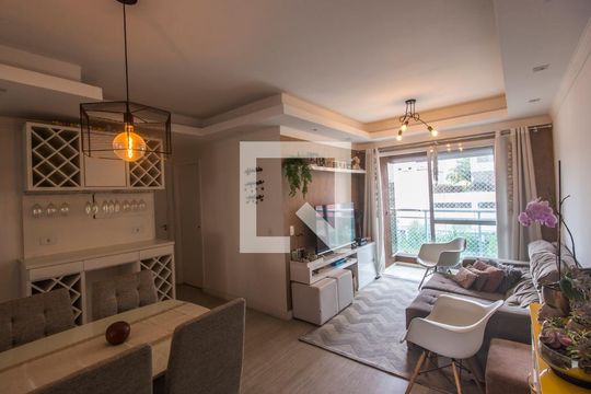 Sala de TV de apartamento para alugar com 2 quartos, 60m² em Bethaville I, Barueri
