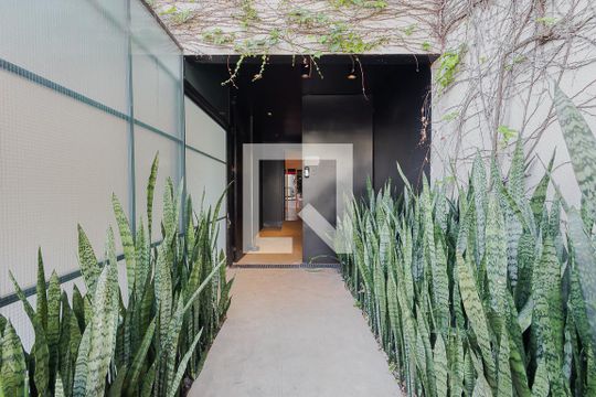 Fachada de casa à venda com 4 quartos, 275m² em Jardim Paulistano, São Paulo