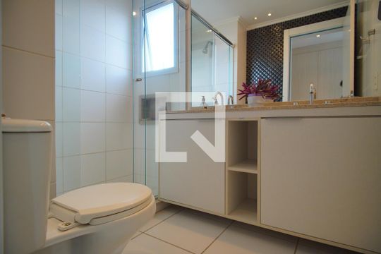 Banheiro da Suíte de apartamento à venda com 3 quartos, 129m² em Jardim do Salso, Porto Alegre
