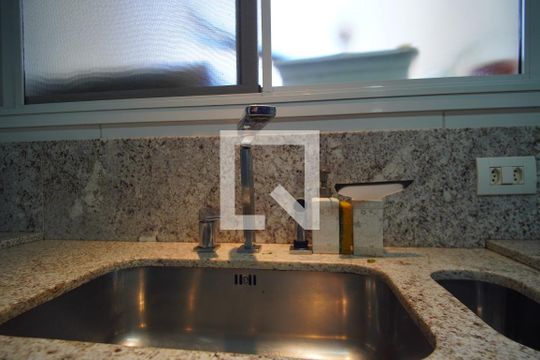 Cozinha  de apartamento à venda com 3 quartos, 129m² em Jardim do Salso, Porto Alegre