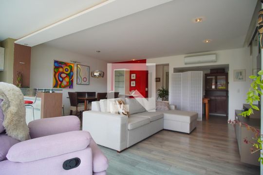 Apartamento à venda com 3 quartos, 129m² em Jardim do Salso, Porto Alegre
