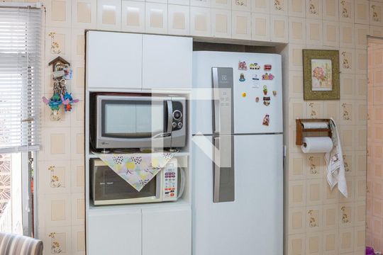 Cozinha de casa para alugar com 3 quartos, 240m² em Vila Ipojuca, São Paulo