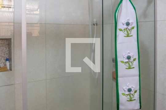 Banheiro de casa para alugar com 3 quartos, 240m² em Vila Ipojuca, São Paulo