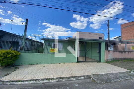 Fachada de casa à venda com 3 quartos, 140m² em Duque de Caxias, São Leopoldo
