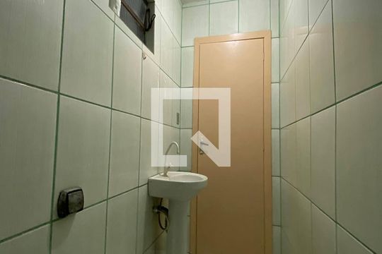 Banheiro de casa à venda com 4 quartos, 300m² em Scharlau, São Leopoldo