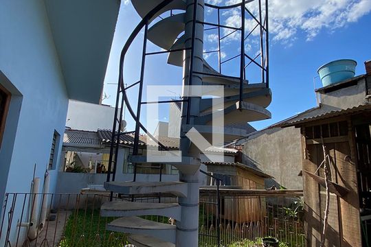 Escada de casa à venda com 4 quartos, 300m² em Scharlau, São Leopoldo