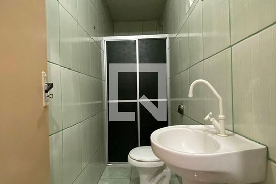 Banheiro de casa à venda com 4 quartos, 300m² em Scharlau, São Leopoldo