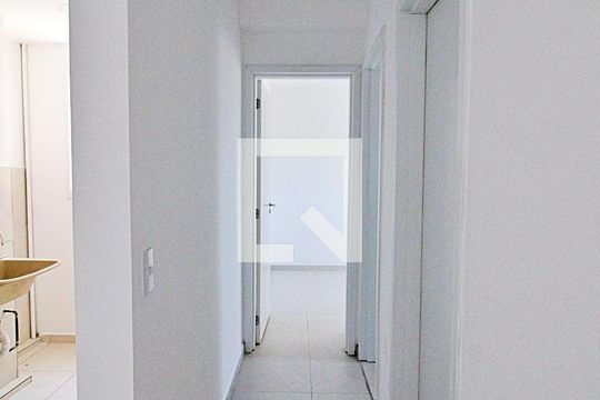 Corredor de apartamento para alugar com 2 quartos, 48m² em Vila João Ramalho, Santo André