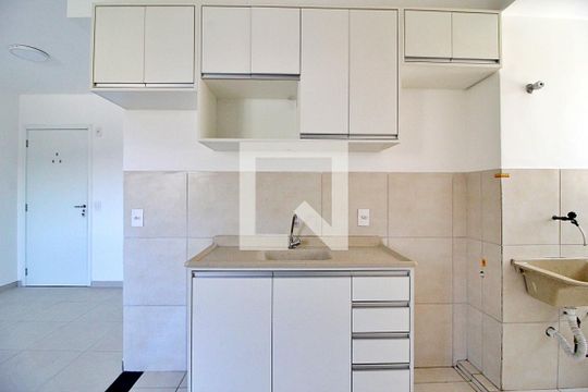 Cozinha e Área de Serviço de apartamento para alugar com 2 quartos, 48m² em Vila João Ramalho, Santo André
