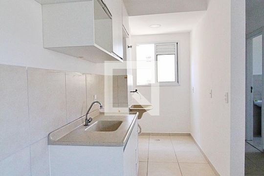 Cozinha e Área de Serviço de apartamento para alugar com 2 quartos, 48m² em Vila João Ramalho, Santo André