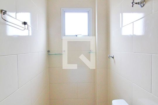 Banheiro de apartamento à venda com 2 quartos, 54m² em Parque Oratório, Santo André