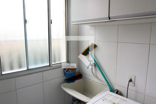Área de Serviço  de apartamento para alugar com 2 quartos, 47m² em Jardim Santa Teresinha, São Paulo
