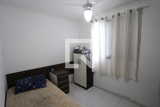 Quarto 1 de apartamento para alugar com 2 quartos, 47m² em Jardim Santa Teresinha, São Paulo