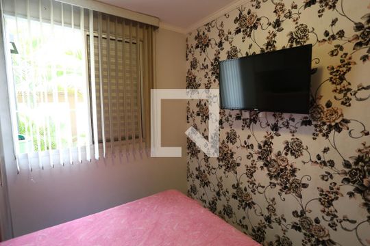 Quarto 2 de apartamento para alugar com 2 quartos, 47m² em Jardim Santa Teresinha, São Paulo