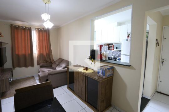 Sala de apartamento para alugar com 2 quartos, 47m² em Jardim Santa Teresinha, São Paulo