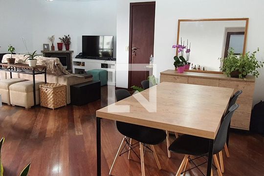 Sala de apartamento à venda com 4 quartos, 156m² em Vila Suzana, São Paulo