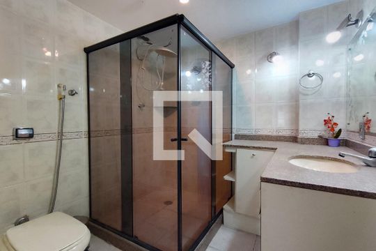 Banheiro de casa de condomínio à venda com 3 quartos, 132m² em Portuguesa, Rio de Janeiro