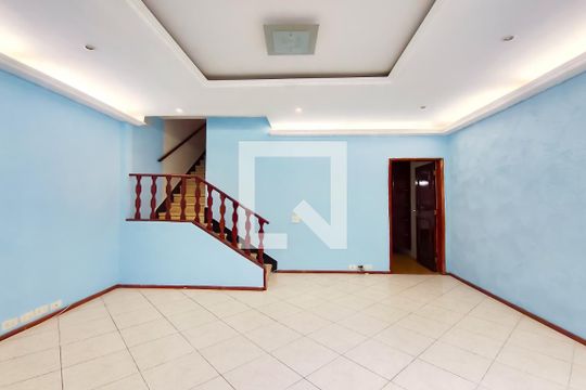 Sala de casa de condomínio à venda com 3 quartos, 132m² em Portuguesa, Rio de Janeiro
