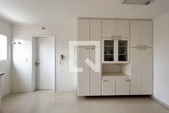Cozinha de apartamento à venda com 4 quartos, 185m² em Itaim Bibi, São Paulo