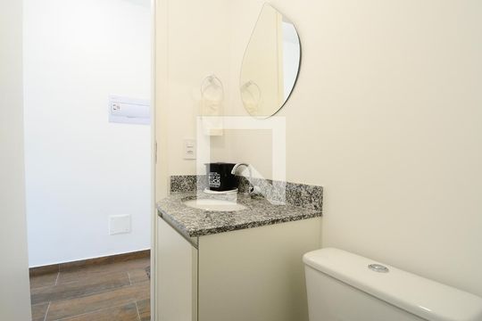 Banheiro de kitnet/studio para alugar com 1 quarto, 29m² em Vila da Saúde, São Paulo