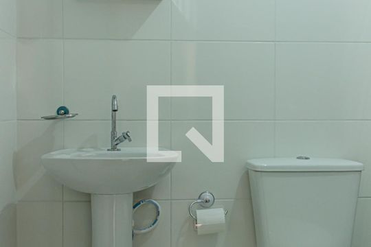 Banheiro de apartamento para alugar com 2 quartos, 43m² em Vila Pirituba, São Paulo