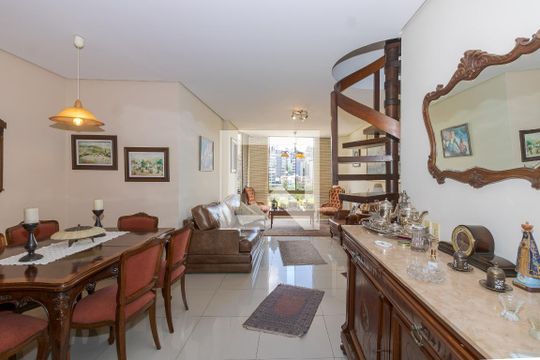 Sala de apartamento para alugar com 3 quartos, 371m² em Petrópolis, Porto Alegre