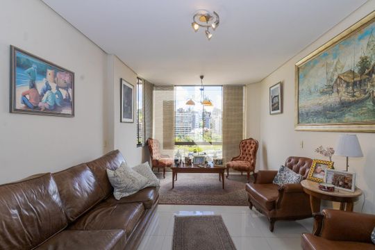 Sala de apartamento para alugar com 3 quartos, 371m² em Petrópolis, Porto Alegre
