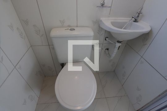 Banheiro da Suíte de casa para alugar com 3 quartos, 85m² em Jardim Vila Formosa, São Paulo