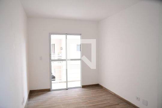 Sala de apartamento para alugar com 2 quartos, 50m² em Barro Branco, Cotia