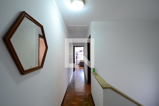 Corredor de casa à venda com 4 quartos, 140m² em Vila Clementino, São Paulo