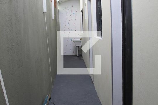 Área de Serviço de casa para alugar com 1 quarto, 68m² em Vila Carbone, São Paulo