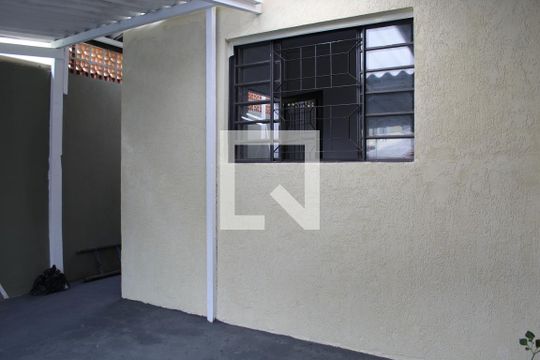 Garagem de casa para alugar com 1 quarto, 68m² em Vila Carbone, São Paulo