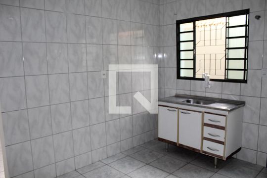 Cozinha de casa para alugar com 1 quarto, 68m² em Vila Carbone, São Paulo