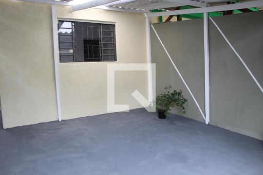Garagem de casa para alugar com 1 quarto, 68m² em Vila Carbone, São Paulo