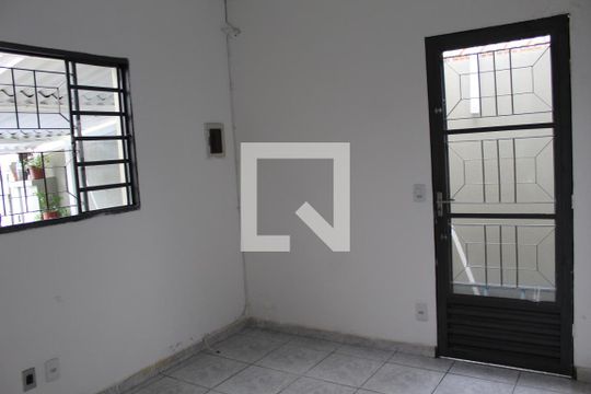 Sala de casa para alugar com 1 quarto, 68m² em Vila Carbone, São Paulo