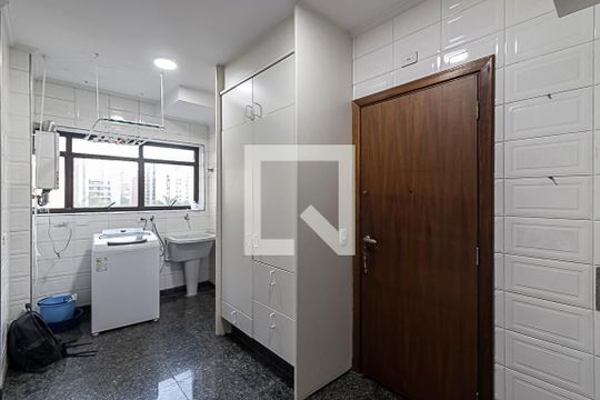 Área de Serviço de apartamento à venda com 4 quartos, 211m² em Vila Nova Conceição, São Paulo