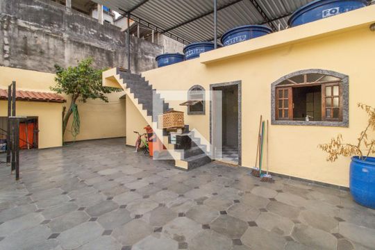 Quintal de casa à venda com 2 quartos, 112m² em Olaria, Rio de Janeiro