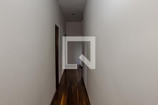Corredor de casa para alugar com 4 quartos, 150m² em Havaí, Belo Horizonte
