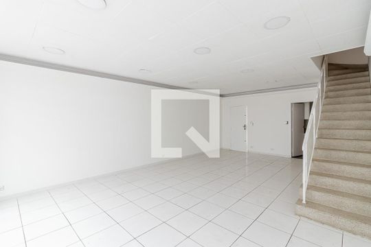 Sala de casa para alugar com 3 quartos, 228m² em Bosque da Saúde, São Paulo