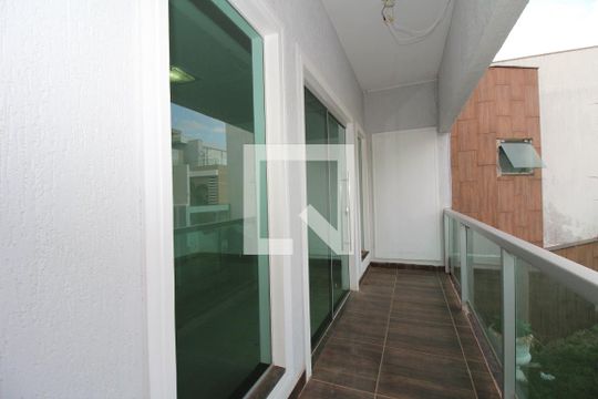 Varanda de casa de condomínio para alugar com 3 quartos, 130m² em Colônia Agrícola Samambaia, Brasília
