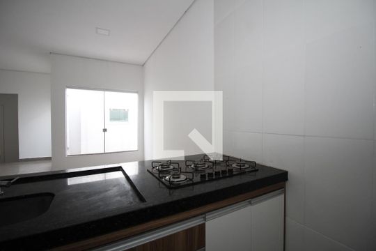 Cozinha e Área de Serviço de casa de condomínio para alugar com 3 quartos, 130m² em Colônia Agrícola Samambaia, Brasília