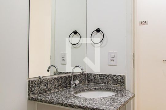 Banheiro de apartamento para alugar com 1 quarto, 24m² em Saúde, São Paulo