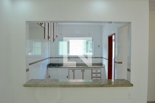 Cozinha  de casa de condomínio para alugar com 3 quartos, 114m² em Esplanada dos Barreiros, São Vicente
