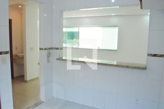 Cozinha de casa de condomínio para alugar com 3 quartos, 114m² em Esplanada dos Barreiros, São Vicente