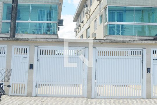 Fachada de casa de condomínio para alugar com 3 quartos, 114m² em Esplanada dos Barreiros, São Vicente
