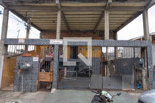 Fachada  de casa à venda com 1 quarto, 30m² em Casa Grande, Diadema