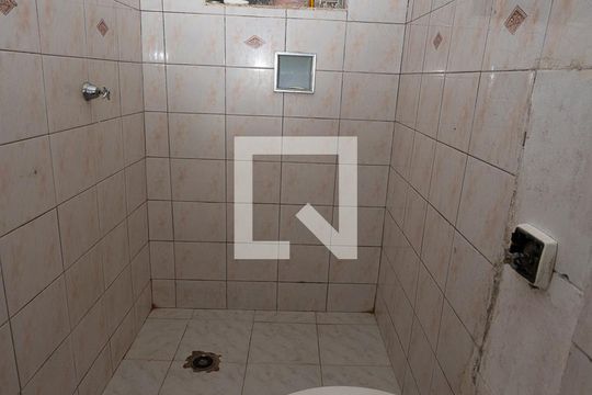 Banheiro  de casa à venda com 1 quarto, 30m² em Casa Grande, Diadema