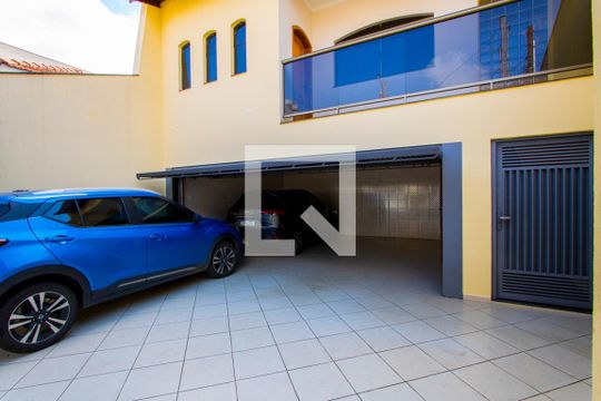 Garagem de casa à venda com 3 quartos, 306m² em Vila Bastos, Santo André