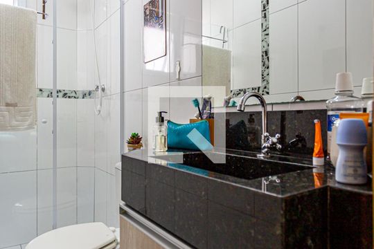 Banheiro da Suite de apartamento à venda com 2 quartos, 143m² em Jardim Bela Vista, Santo André