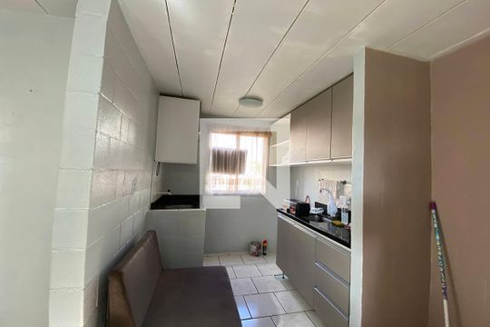 Cozinha de apartamento à venda com 2 quartos, 60m² em Campina, São Leopoldo